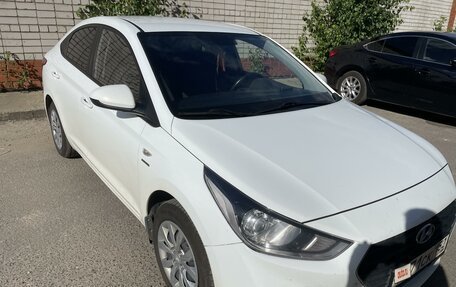 Hyundai Solaris II рестайлинг, 2019 год, 1 350 000 рублей, 17 фотография