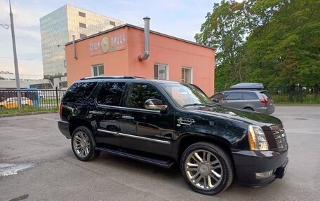 Cadillac Escalade III, 2011 год, 2 490 000 рублей, 2 фотография