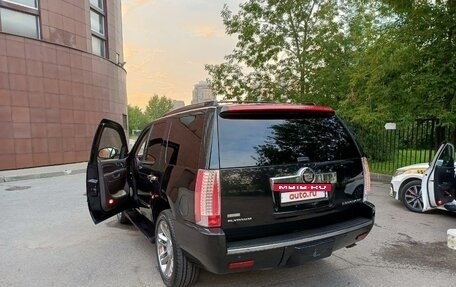 Cadillac Escalade III, 2011 год, 2 490 000 рублей, 3 фотография