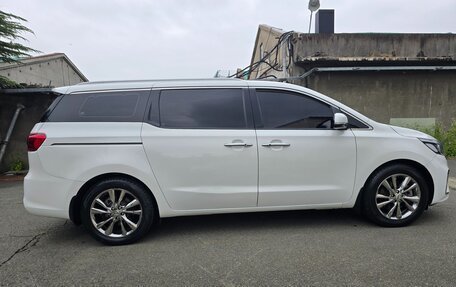 KIA Carnival III, 2020 год, 5 фотография