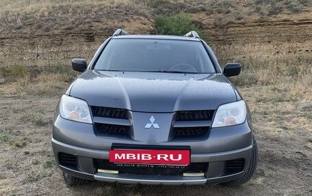 Mitsubishi Outlander III рестайлинг 3, 2008 год, 715 000 рублей, 3 фотография