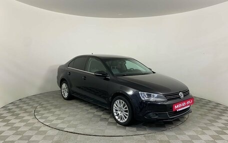 Volkswagen Jetta VI, 2011 год, 799 000 рублей, 3 фотография