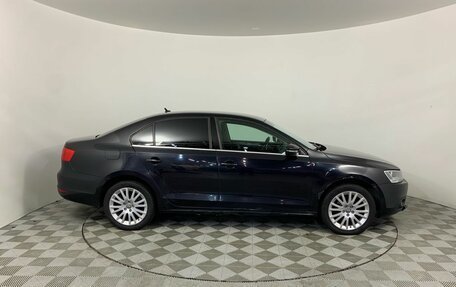 Volkswagen Jetta VI, 2011 год, 799 000 рублей, 4 фотография