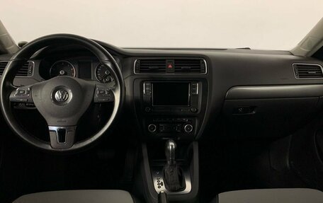 Volkswagen Jetta VI, 2011 год, 799 000 рублей, 21 фотография