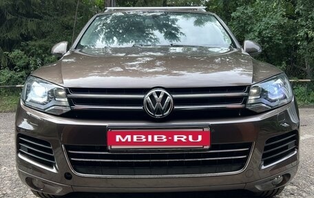 Volkswagen Touareg III, 2012 год, 2 100 000 рублей, 2 фотография