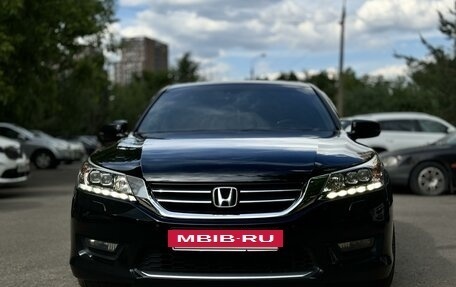 Honda Accord IX рестайлинг, 2013 год, 2 200 000 рублей, 2 фотография