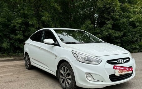 Hyundai Solaris II рестайлинг, 2013 год, 950 000 рублей, 4 фотография