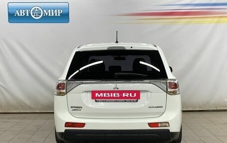 Mitsubishi Outlander III рестайлинг 3, 2012 год, 1 630 000 рублей, 6 фотография