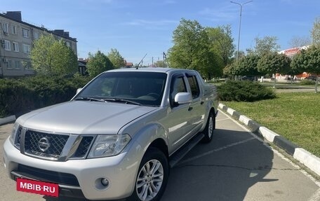 Nissan Navara (Frontier), 2011 год, 1 890 000 рублей, 2 фотография