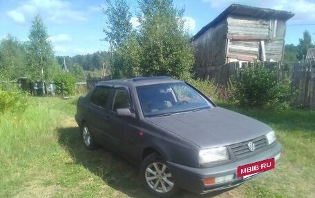 Volkswagen Vento, 1992 год, 120 000 рублей, 3 фотография