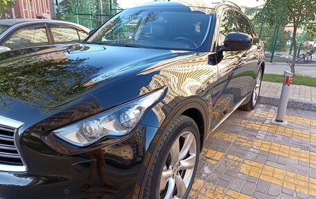 Infiniti QX70, 2015 год, 4 200 000 рублей, 4 фотография