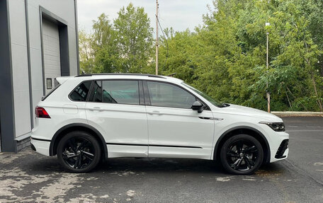 Volkswagen Tiguan II, 2021 год, 4 400 000 рублей, 4 фотография