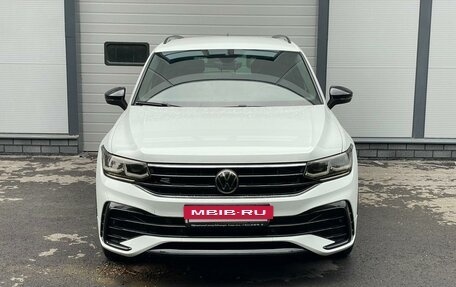 Volkswagen Tiguan II, 2021 год, 4 400 000 рублей, 2 фотография