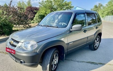 Chevrolet Niva I рестайлинг, 2018 год, 920 000 рублей, 2 фотография