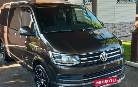 Volkswagen Multivan T6 рестайлинг, 2016 год, 4 700 000 рублей, 3 фотография