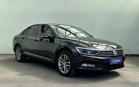 Volkswagen Passat B8 рестайлинг, 2016 год, 1 900 000 рублей, 2 фотография