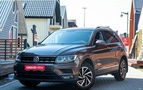 Volkswagen Tiguan II, 2018 год, 1 790 000 рублей, 1 фотография