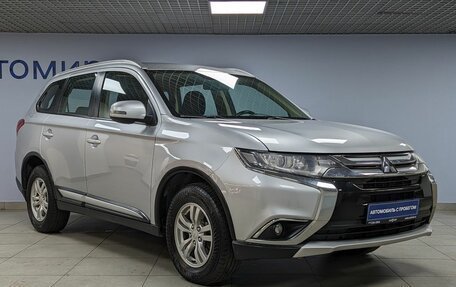 Mitsubishi Outlander III рестайлинг 3, 2016 год, 1 640 000 рублей, 3 фотография