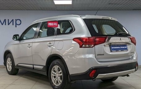 Mitsubishi Outlander III рестайлинг 3, 2016 год, 1 640 000 рублей, 7 фотография