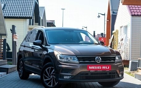 Volkswagen Tiguan II, 2018 год, 1 790 000 рублей, 3 фотография