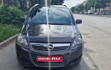 Opel Zafira B, 2013 год, 940 000 рублей, 1 фотография