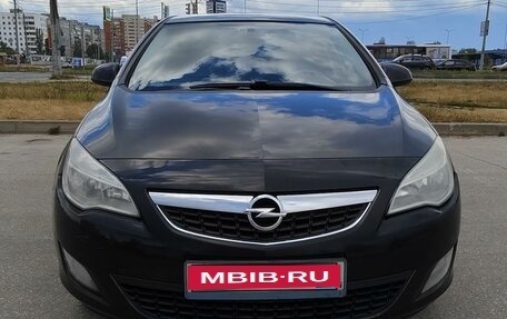 Opel Astra J, 2010 год, 1 фотография