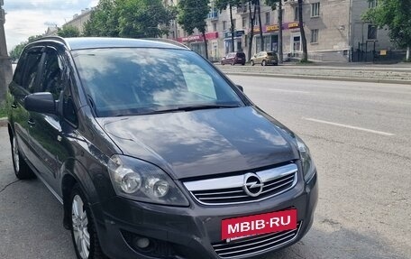 Opel Zafira B, 2013 год, 940 000 рублей, 2 фотография