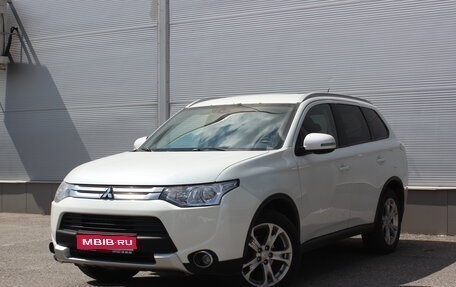 Mitsubishi Outlander III рестайлинг 3, 2014 год, 1 495 000 рублей, 1 фотография