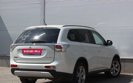 Mitsubishi Outlander III рестайлинг 3, 2014 год, 1 495 000 рублей, 2 фотография