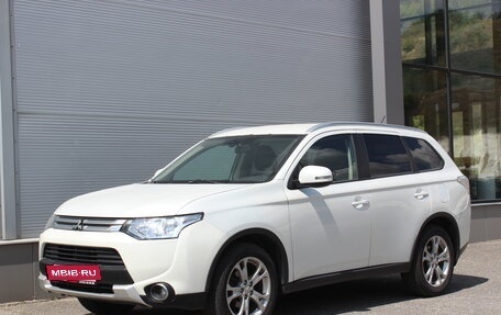 Mitsubishi Outlander III рестайлинг 3, 2014 год, 1 495 000 рублей, 6 фотография