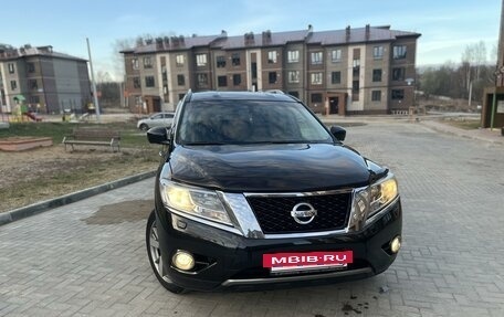 Nissan Pathfinder, 2015 год, 2 450 000 рублей, 4 фотография