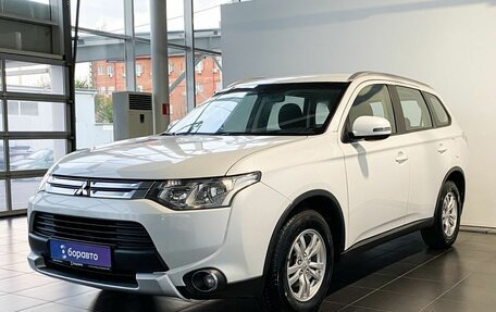 Mitsubishi Outlander III рестайлинг 3, 2014 год, 1 640 000 рублей, 2 фотография