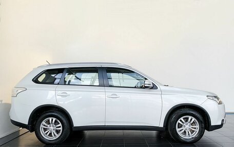 Mitsubishi Outlander III рестайлинг 3, 2014 год, 1 640 000 рублей, 8 фотография