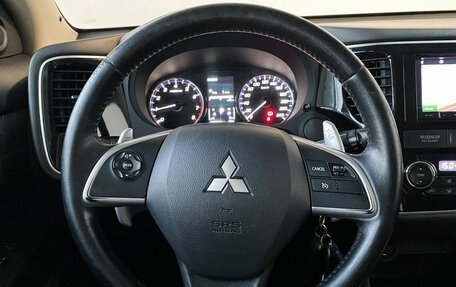 Mitsubishi Outlander III рестайлинг 3, 2014 год, 1 640 000 рублей, 15 фотография