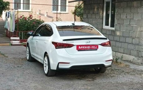 Hyundai Solaris II рестайлинг, 2019 год, 1 300 000 рублей, 4 фотография