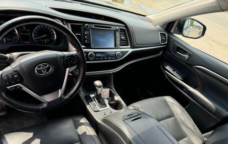 Toyota Highlander III, 2014 год, 9 фотография