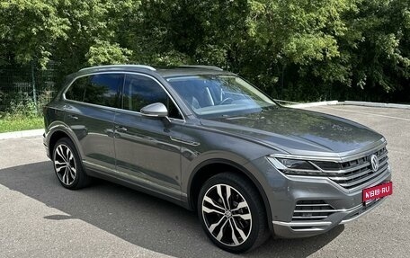 Volkswagen Touareg III, 2018 год, 5 360 000 рублей, 1 фотография