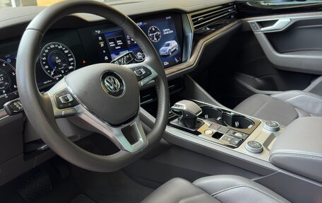 Volkswagen Touareg III, 2018 год, 5 360 000 рублей, 10 фотография