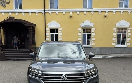 Volkswagen Touareg III, 2018 год, 5 360 000 рублей, 6 фотография