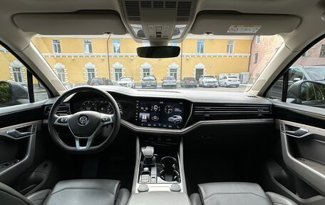 Volkswagen Touareg III, 2018 год, 5 360 000 рублей, 12 фотография