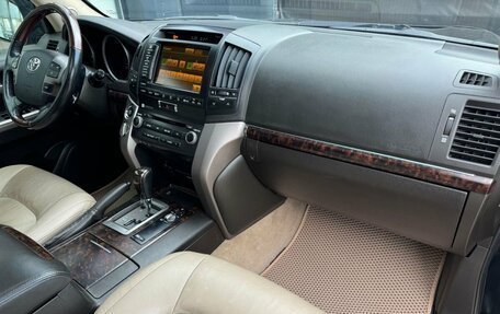 Toyota Land Cruiser 200, 2011 год, 3 290 000 рублей, 12 фотография