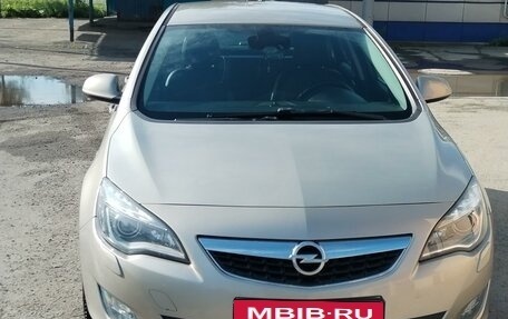 Opel Astra J, 2011 год, 920 000 рублей, 1 фотография