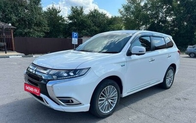 Mitsubishi Outlander III рестайлинг 3, 2018 год, 3 200 000 рублей, 1 фотография