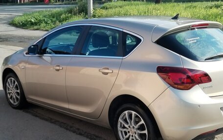 Opel Astra J, 2011 год, 920 000 рублей, 3 фотография