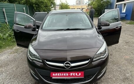 Opel Astra J, 2013 год, 950 000 рублей, 3 фотография