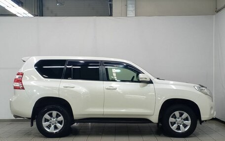 Toyota Land Cruiser Prado 150 рестайлинг 2, 2014 год, 3 590 000 рублей, 8 фотография