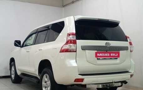 Toyota Land Cruiser Prado 150 рестайлинг 2, 2014 год, 3 590 000 рублей, 5 фотография