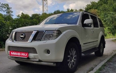 Nissan Pathfinder, 2010 год, 1 200 000 рублей, 3 фотография