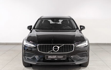 Volvo V60 Cross Country II, 2021 год, 4 820 000 рублей, 2 фотография