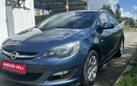 Opel Astra J, 2014 год, 1 фотография